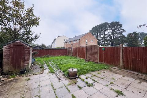 3 bedroom terraced house to rent, Everest Road, Christchurch BH23