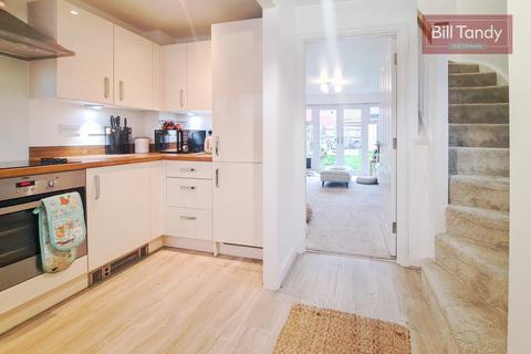 28 Wakelin Way, Lichfield, WS13 6UG