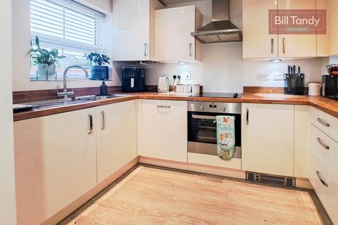 28 Wakelin Way, Lichfield, WS13 6UG