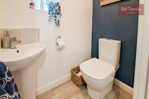 28 Wakelin Way, Lichfield, WS13 6UG