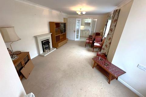 2 bedroom retirement property for sale, Windsor Way, Aldershot