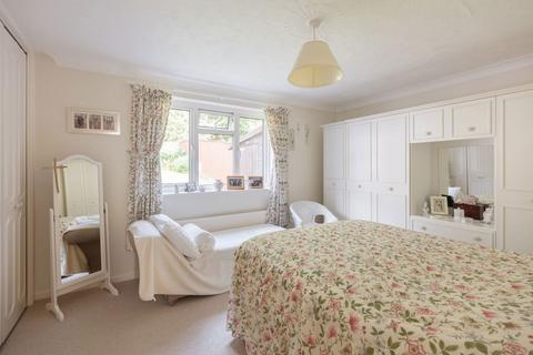 3 Careys Croft, Berkhamsted, HP4 1SB