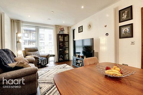 2 bedroom apartment for sale, Merrick Road, London