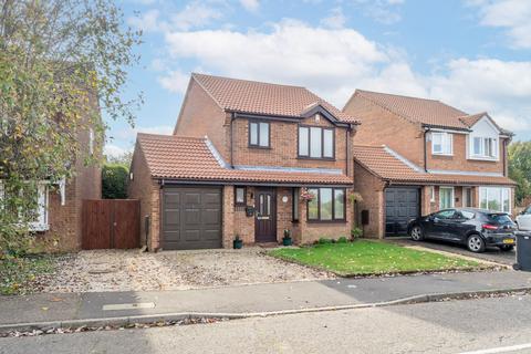 3 bedroom detached house for sale, Suffield Close, Tharston