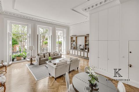 3 bedroom apartment for sale, Cadogan Square, London SW1X