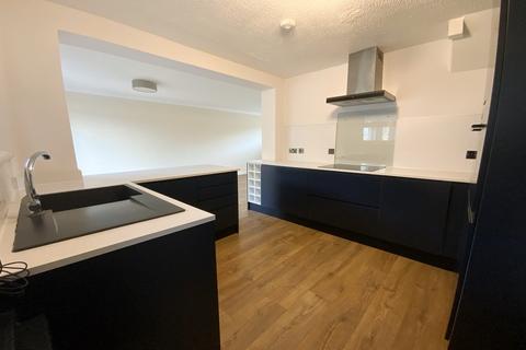 3 bedroom terraced house to rent, Cox Tor Road, Tavistock PL19