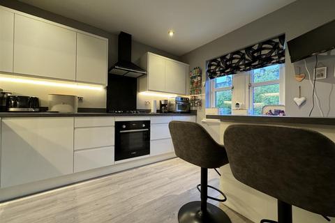 4 bedroom townhouse for sale, Lower Mill Lane, Holmfirth HD9