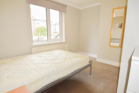 5 bedroom house to rent, Third Avenue