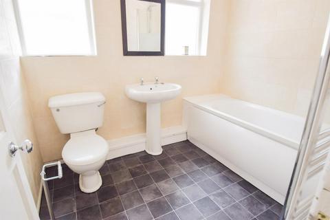 5 bedroom house to rent, Third Avenue