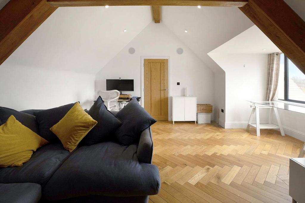 Bedroom/Top Rm