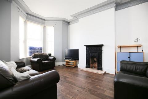 6 bedroom terraced house to rent, Falconar Street, Newcastle Upon Tyne NE2