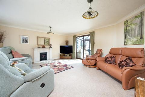 3 Pound Farm Close, Hilperton Marsh, Trowbridge, BA14 7PZ