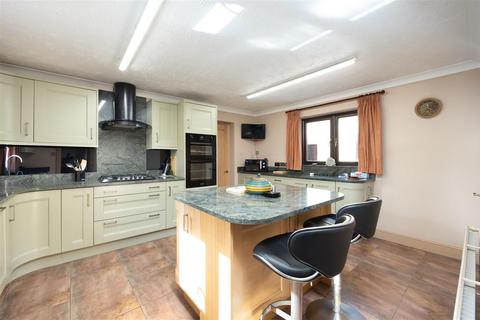 3 Pound Farm Close, Hilperton Marsh, Trowbridge, BA14 7PZ