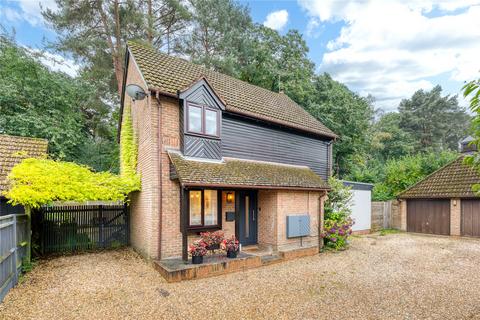 3 bedroom detached house for sale, Eagle Close, Crowthorne, Berkshire, RG45