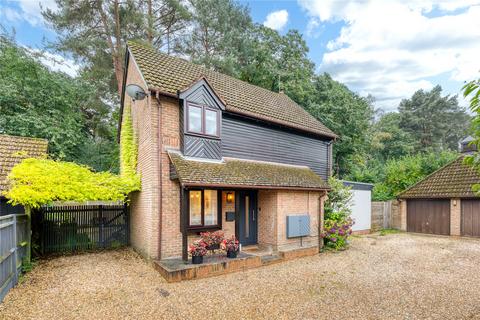15 Eagle Close, Crowthorne, RG45 6TP