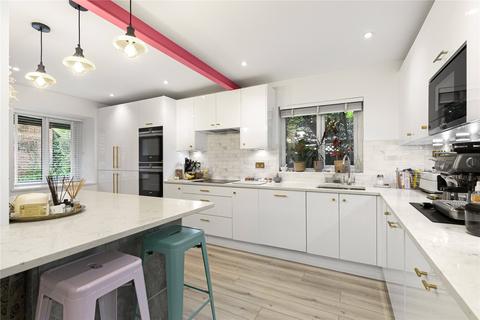 15 Eagle Close, Crowthorne, RG45 6TP