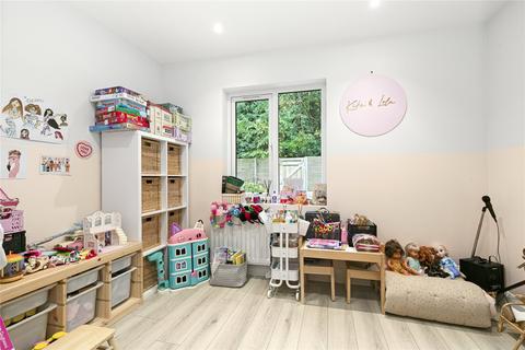 15 Eagle Close, Crowthorne, RG45 6TP