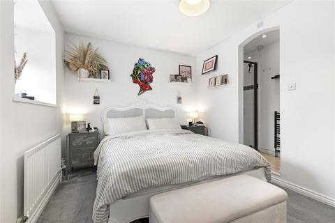 15 Eagle Close, Crowthorne, RG45 6TP