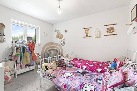 15 Eagle Close, Crowthorne, RG45 6TP