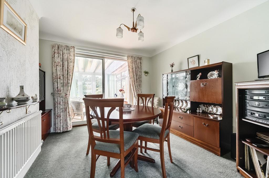 Outerwyke Road, Felpham, PO22 3 bed semidetached house for sale £375,000