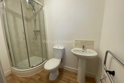 3 bedroom apartment to rent, Pilgrims Way, Salford M50