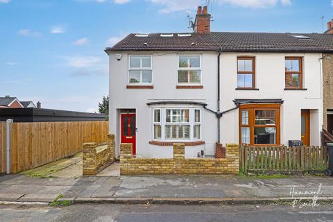 1 Bower Vale, Epping, CM16 7AS