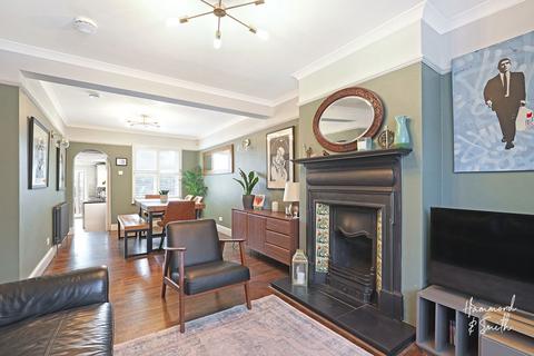 1 Bower Vale, Epping, CM16 7AS
