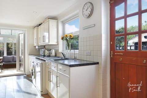 1 Bower Vale, Epping, CM16 7AS
