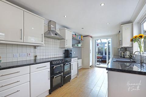 1 Bower Vale, Epping, CM16 7AS