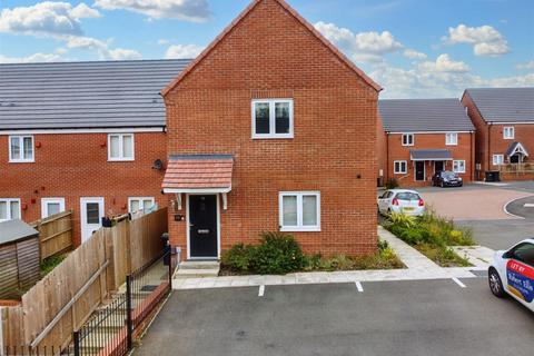 2 bedroom maisonette for sale, Nicholson Close, Redhill, Redhill