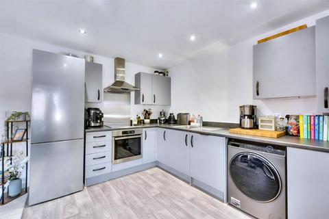 2 bedroom maisonette for sale, Nicholson Close, Redhill, Redhill