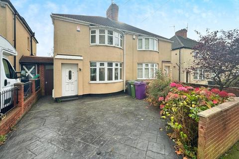 2 bedroom semi-detached house to rent, Park Lane, Wolverhampton WV10