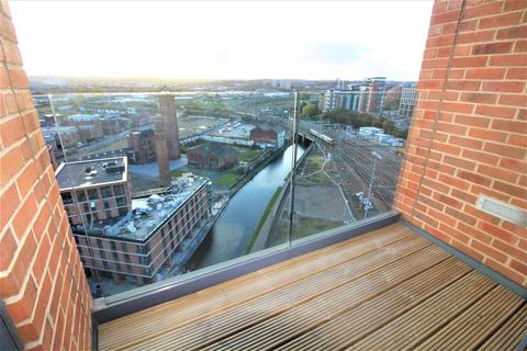 2 bedroom apartment to rent, Candle House, Leeds