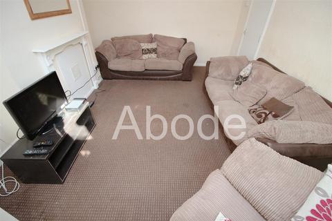 6 bedroom house to rent, Chestnut Avenue, Hyde Park, Leeds