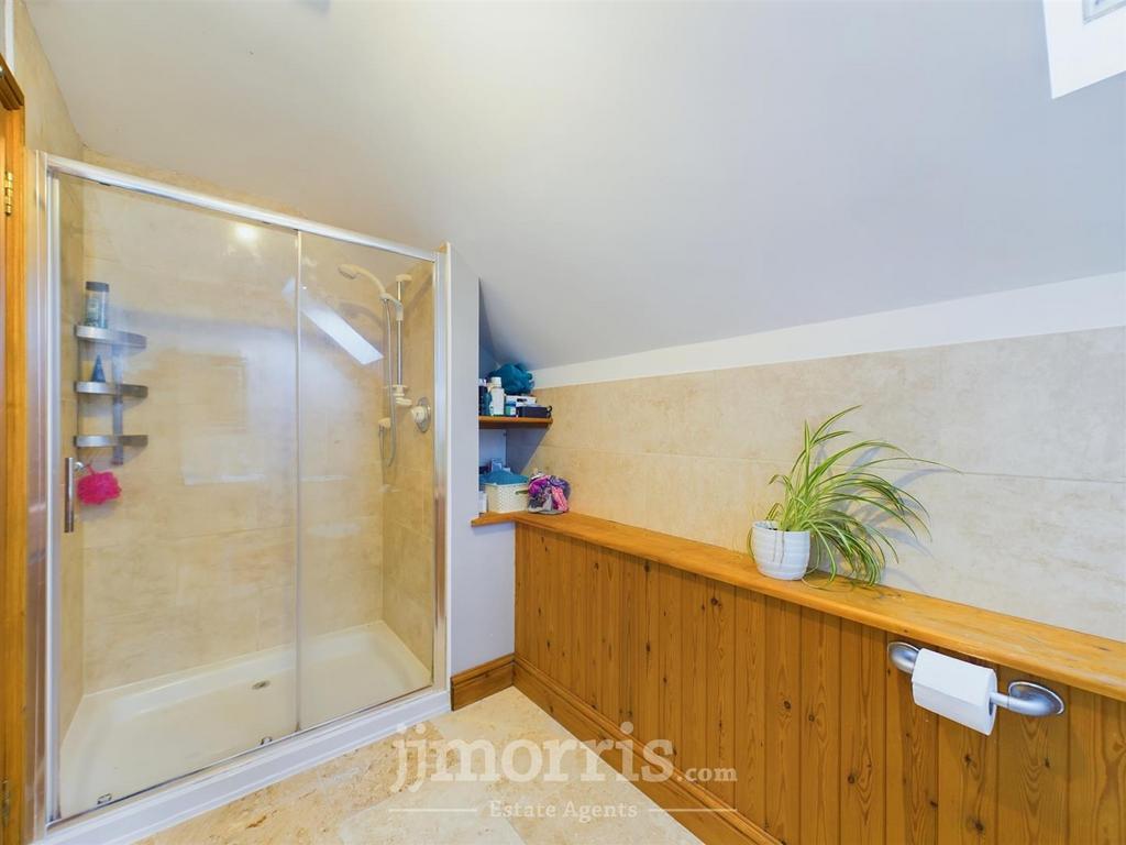 En Suite Shower Room