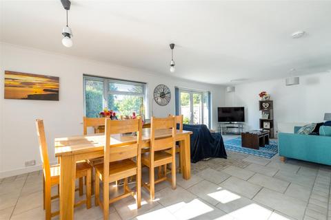 3 bedroom detached bungalow for sale, Janex, The Green, Hadleigh