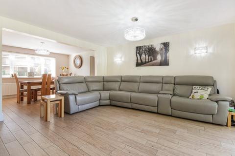21 Conifer Drive, Meopham, Gravesend, DA13 0TL