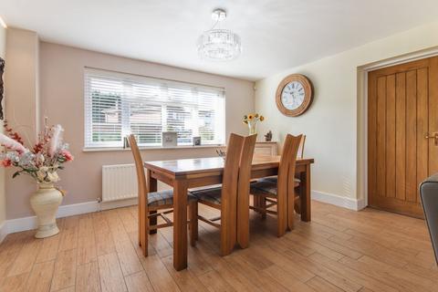 21 Conifer Drive, Meopham, Gravesend, DA13 0TL