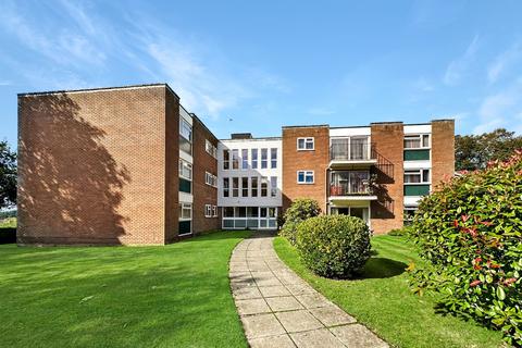 1 bedroom flat for sale, Hoburne Gardens, Highcliffe, Dorset. BH23 4SN