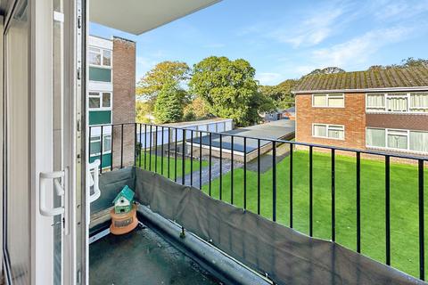 1 bedroom flat for sale, Hoburne Gardens, Highcliffe, Dorset. BH23 4SN