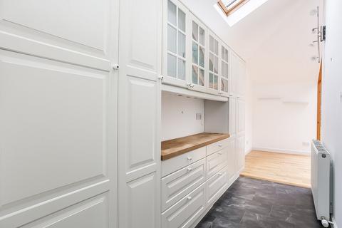 11 Bellerophon Drive, Penicuik, EH26 8NU