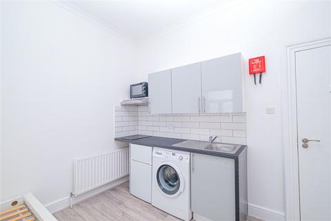 Studio to rent, Lancaster Road, Finsbury Park, London, N4