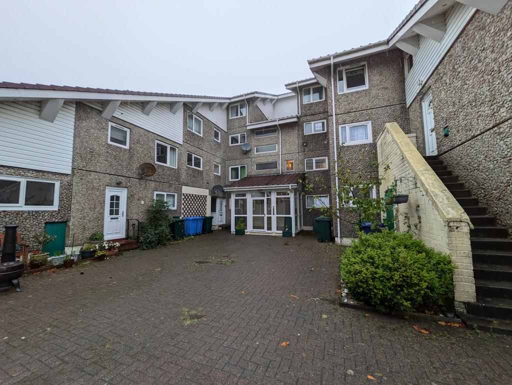Fairhaven, Dunoon, Argyll, PA23 3 bed flat to rent £725 pcm (£167 pw)