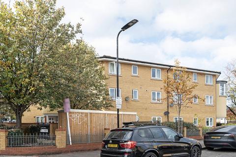 3 bedroom flat to rent, Felstead Street, Hackney Wick, London, E9