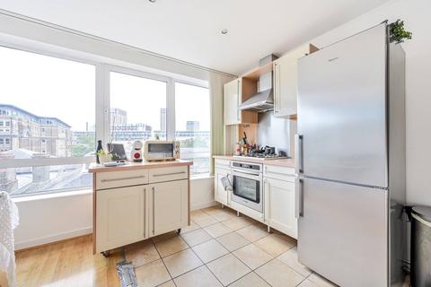 2 bedroom flat to rent, Hopton Road, Woolwich, London, SE18