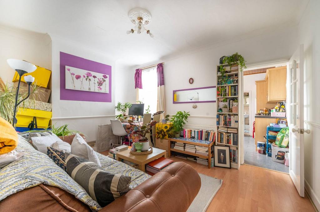 Lime Street, Walthamstow, London, E17 2 bed terraced house for sale £