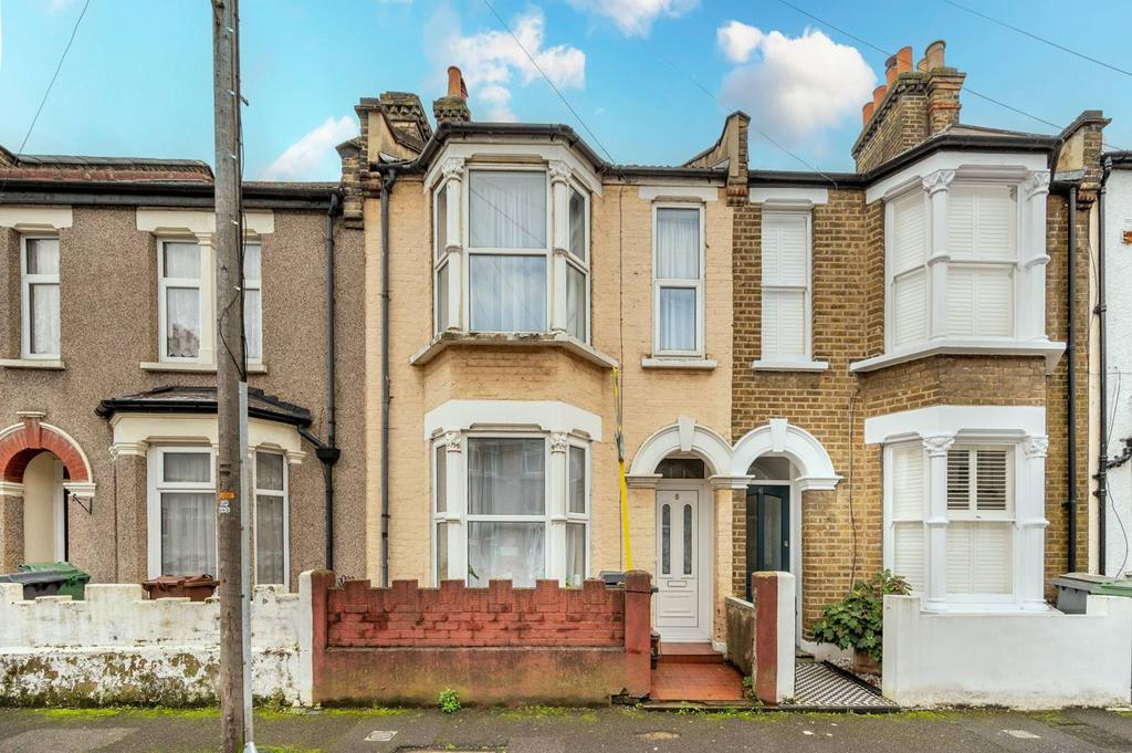 Lime Street, Walthamstow, London, E17 2 bed terraced house for sale £