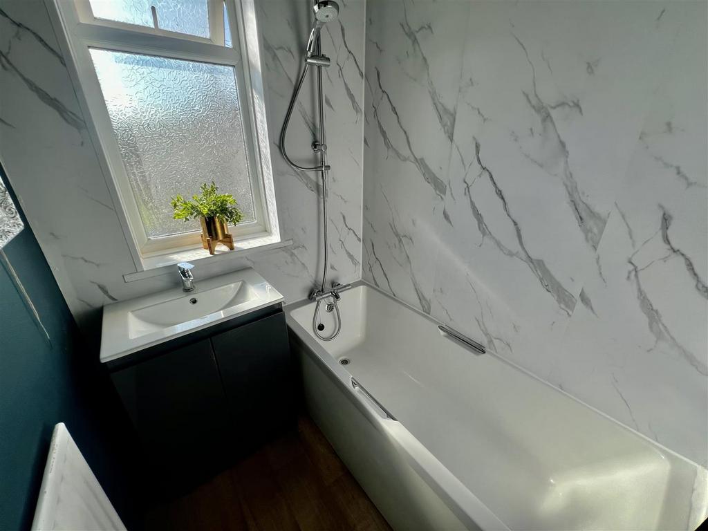 Audrey Grove, Darlington 3 bed semidetached house for sale £145,000