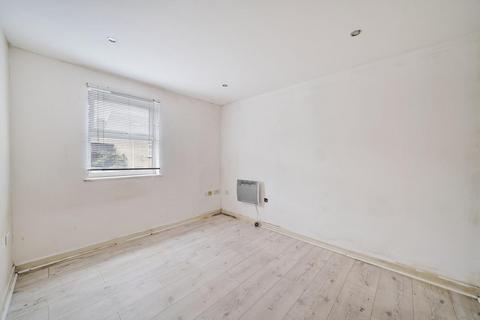 1 bedroom flat for sale, Southsea Road, Kingston Upon Thames