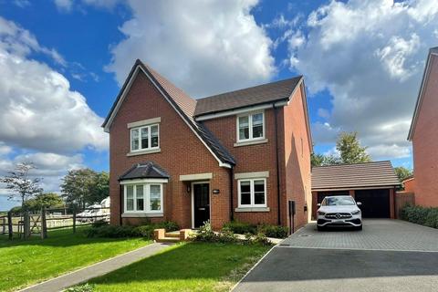 4 bedroom detached house to rent, Park Road, Moggerhanger, Bedford, MK44